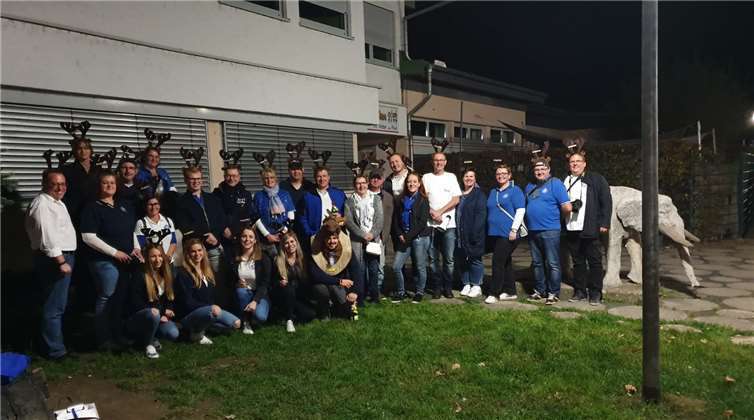 Alle erhielten zum Abschluss ein Elchgeweih.Das Siegerteam ermittelte anschließend den Elchkönig.