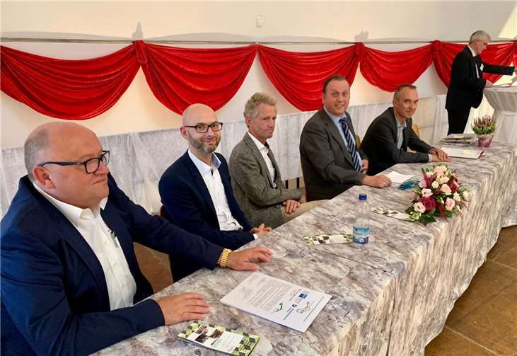 Alle freuten sich, den jungen Leuten, bereits zum fünften Mal, eine gute Zukunft in der Region zu bieten. Foto: privat