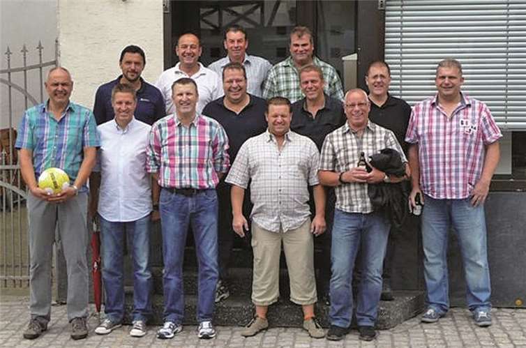 Alle fünf Jahre treffen sich die ehemaligen Spieler der III. Mannschaft des SV Untermosel, um den Aufstieg in die Kreisliga C 1994 gebührend zu feiern. privat