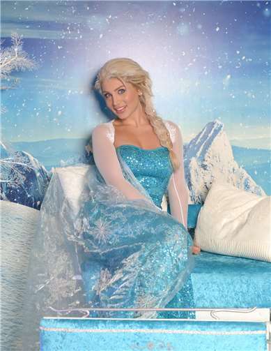 Alle großen und kleinen Elsa Fans sind zum Fantreffen der „Eiskönigin Elas“ ins Löhr Center Koblenz eingeladen. privat