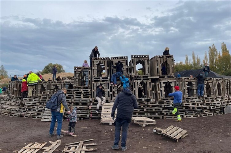 Alle hatten Spaß beim Aufbau.