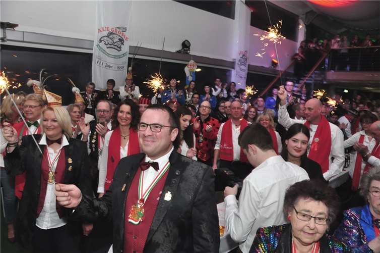 Alle im Saal freuten sich mit Prinz Uli. und seinem Hofstaat.