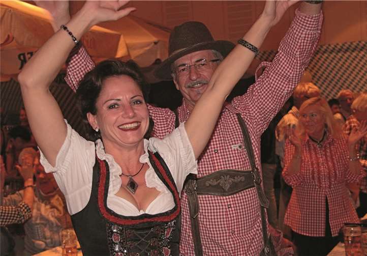 Alle ließen es krachen - Wies´n Stimmung war angesagt.