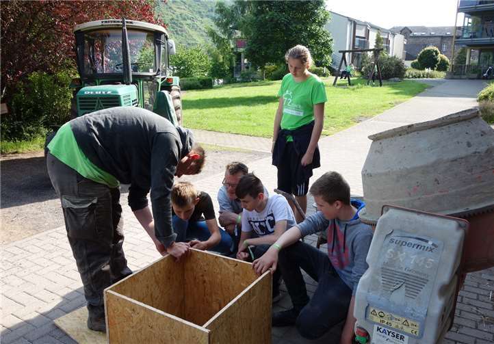 Alle packten kräftig mit an und setzten sich für den guten Zweck ein.Fotos: privat