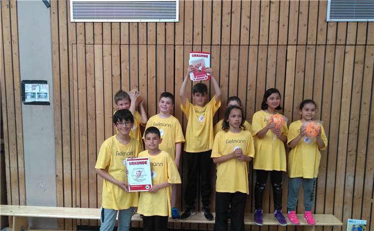 Alle teilnehmenden Kinder erhielten Urkunden ausgehändigt.
