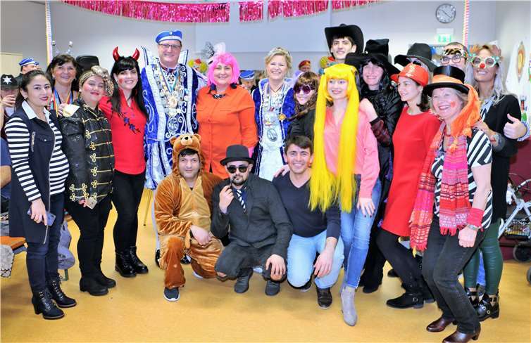 Alle wollten mit dem Prinzenpaar fotografiert werden-Foto: privat