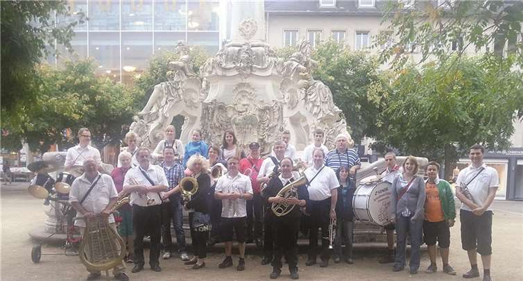 Alle zwei Jahre unternehmen die Mitglieder der Lähmdeuwele Oberbreisig eine 2-Tagestour. In diesem Jahr führte es die Gruppe nach Trier.privat