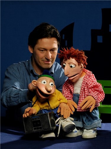 Allein der Name macht schon neugierig: das „Buchfink-Theater“ kommt aus Göttingen ins Buchfinkenland und spielt mit seinen Figuren eines seiner Stücke.Foto: Veranstalter