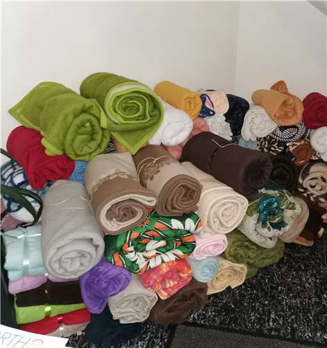 Allein über 100 warme Decken kamen für die Familien in Rumänien zusammen. Foto: privat