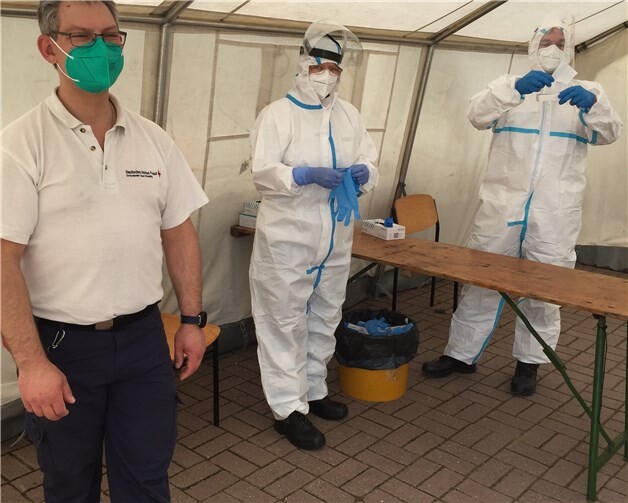 „Alleine am Pfingstsonntag ließen sich 202 Bürger bei uns testen“, berichtete Oliver Watschounek vom DRK Ortsverein Bad Breisig (im Bild links).