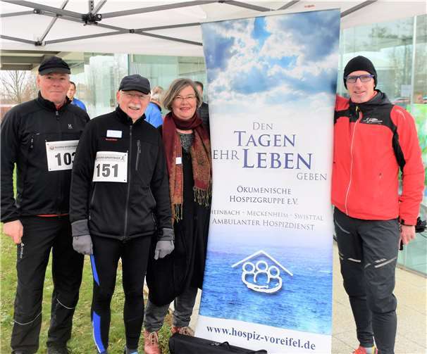 Allen Grund zur Freude hatten die Vorstandsmitglieder der Hospizgruppe, war ihr Verein doch in diesem Nutznießer der Startgelder.