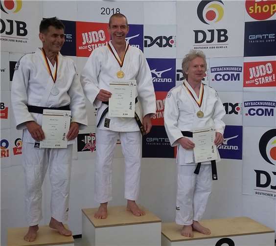 Aller guten Dinge sind drei – der Vorsitzende des Judo Club Maifeld e.V., Dr. Wolfgang Röser, erkämpfte sich nach 2014 und 2017 seinen dritten nationalen Meistertitel im Judo.privat