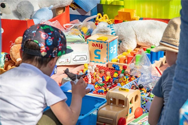 Allerhand Schnäppchen bietet der erste Hofflohmarkt in Nentershausen am Samstag, 13. Juni, bei dem unter anderem auch Kindersachen in über 100 Höfen angeboten wetden.