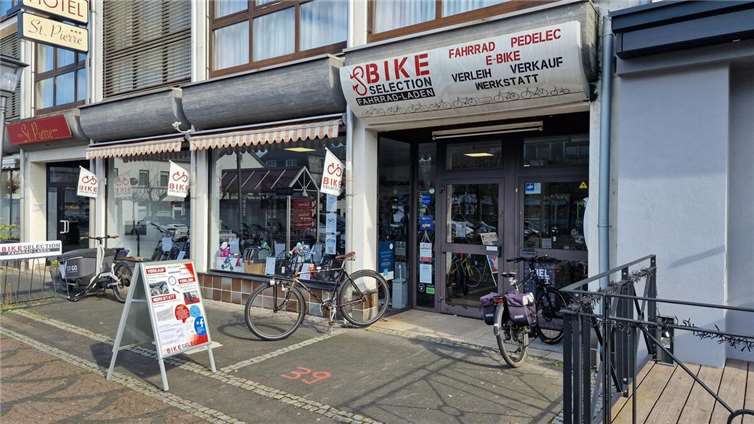 Alles rund ums Fahrrad gibt es bei Bikeselection in der Hauptstraße in Bad Hönningen – direkt gegenüber dem Rathaus.  Fotos: AWI