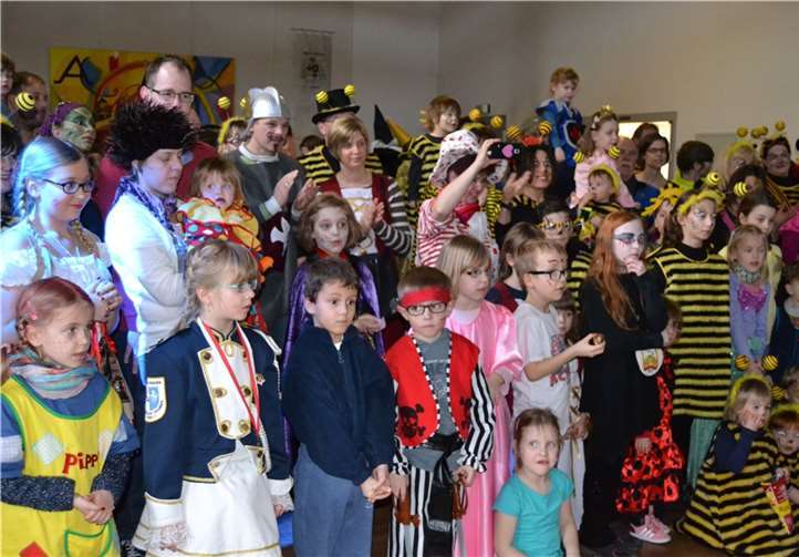 Alles wartete gespannt auf den Besuch ihrer Tollität, Prinzessin Heike I.