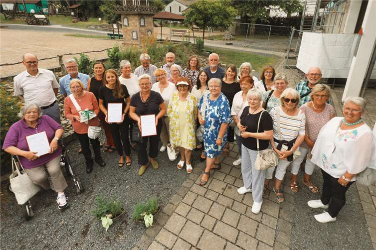 Alljährlich bedankt sich der Landkreis Neuwied mit einem eigens eingeführten „Feiertag“ bei seinen Lernpatinnen und Lernpaten für deren Einsatz. In diesem Jahr war die Römerwelt in Rheinbrohl Schaupatz des „Dankeschöns“ in Veranstaltungsform.Foto: Martin Boden / Kreisverwaltung Neuwied