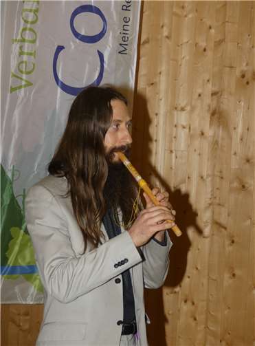 Allroundmusikus Peter Birkenbeil aus Pommern verlieh der Veranstaltung einen angenehmen musikalischen Rahmen.