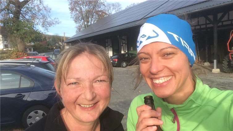 Almuth Sax und Mareike Sültz beim Rothaarsteig-Marathon. privat