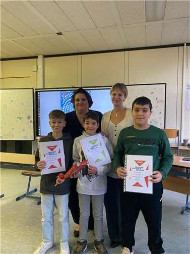 Als Anerkennung erhielten alle Klassen- und Schulsieger*innen eine Urkunde.. Foto: Julia Kübler