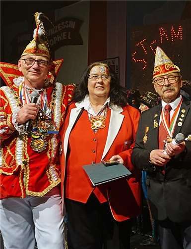 Als Anerkennung für ihre Verdienste im Verein erhielt Christine Rosbach den Orden des RKK in Gold am Bande.Foto: privat