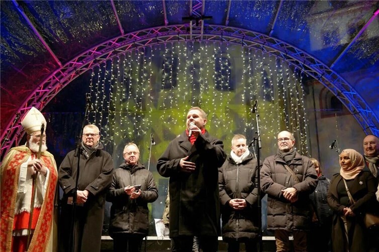 Als Bürgermeister Christoph Mohr am Freitagabend das Mikrofon ergriff, blickte er nicht nur in zahlreiche erwartungsvolle Gesichter, sondern auch zurück auf ein halbes Jahrhundert Geschichte.