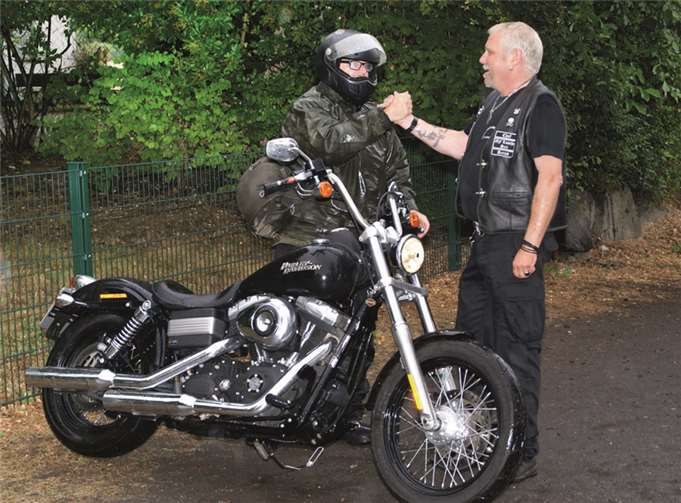 Als Chef der Motorradfreunde begrüßte "Möhre" zum Sommerfest jeden Gast persönlich.