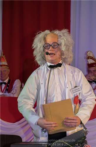 Als „Dr. Ischnatz Gummimeyer - der Arzt, dem die Frauen nicht vertrauen“ sorgte Markus Seibel für wahre Lachsalven.