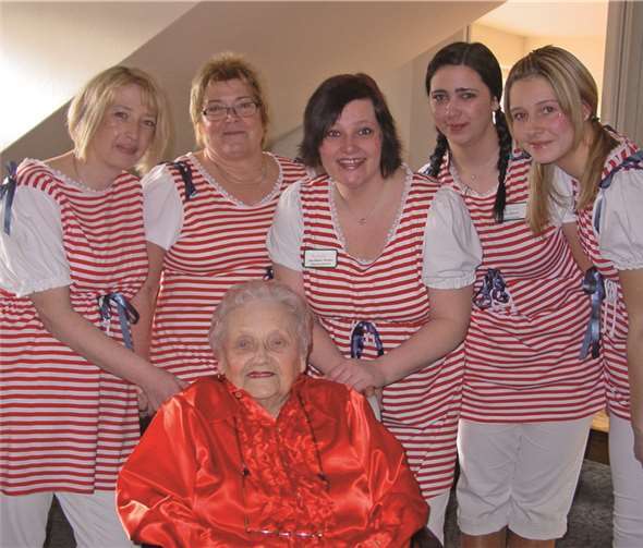 Als Düsseldorfer Mädchen, das lange in Köln lebte, ist die sangesfrohe 99-Jährige für das Amt der Prinzessin geradezu prädestiniert. privat