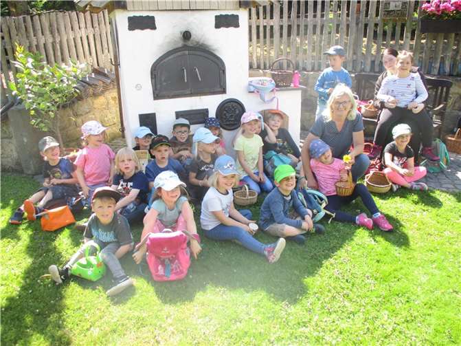 Als Erinnerung an den schönen und interessanten Vormittag gab es für jedes Kind eine kleine Cremedose mit selbstgemachter Ringelblumensalbe. Foto: privat