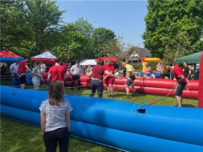 Als Familienfest mit „Human Soccer-Turnier“ sollten mehr Menschen angesprochen und allen Altersklassen etwas geboten werden. Foto: privat