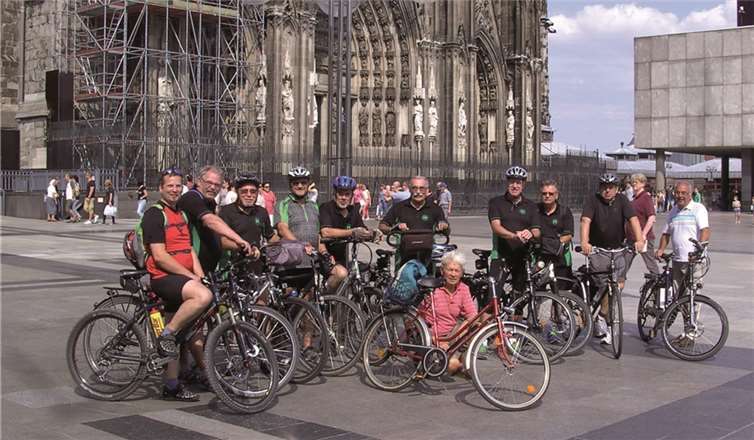 Als Ferienabschlussfahrt wurde mit insgesamt elf Personen eine Fahrradtour nach Köln unternommen. privat
