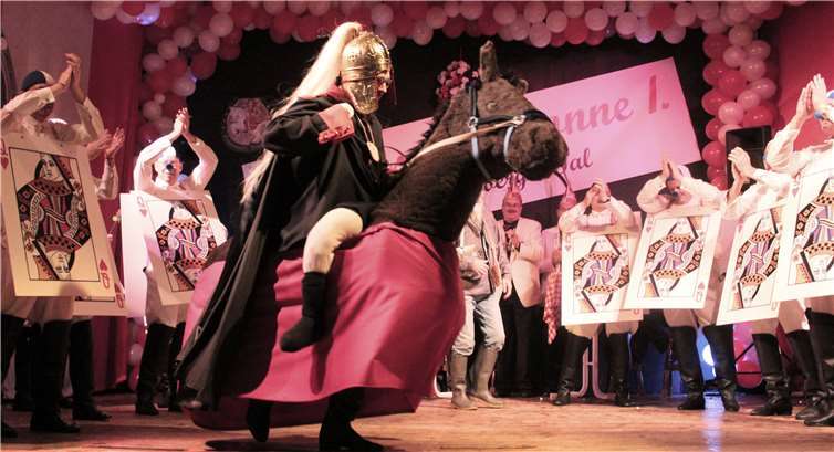 Als Georgi Rasputin konnte Artillerist Markus Siebertz seinen Braunen wie seine Gefühle für Yvonne I. kaum zügeln. DL