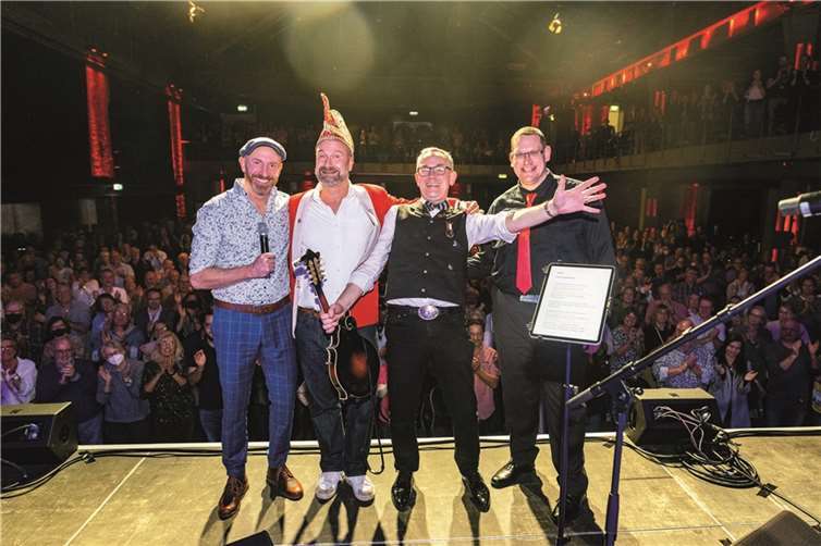 Als Herrengedeck präsentieren drei hochkarätige Karnevalisten ein atemberaubendes Programm.  Fotos: privat