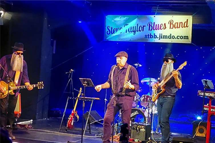 Als Highlight gab es den „persönlichen“ Auftritt der Musiklegenden Dusty Hill und Billy Gibbons als „Sharp Dresses Men“. Foto:privat