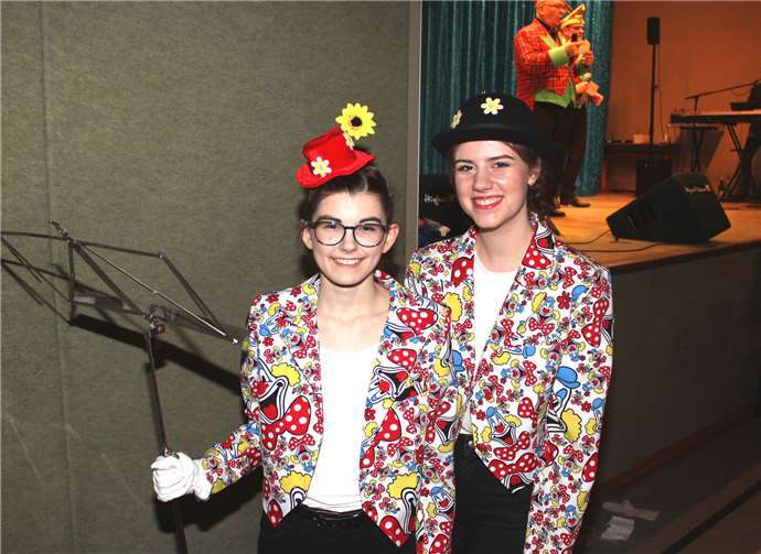 Als „Hot und Hötche“ sorgten Pia Gerhartz und Christina Stommel (von links) für Lachsalven am laufenden Band.