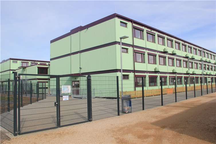 Als Interimslösung sind in Containern an der Ahrweiler Schützenstraße gleich mehrere Schulen untergebracht. Foto: GS