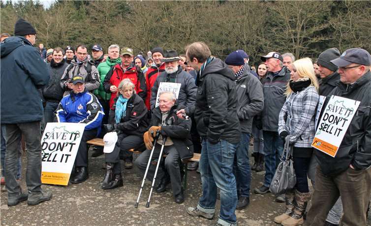 Als Kämpfer für den Nürburgring, auch im hohen Alter – so wird man Otto Flimm † in der Eifel immer in Erinnerung behalten. Fotos: Jost
