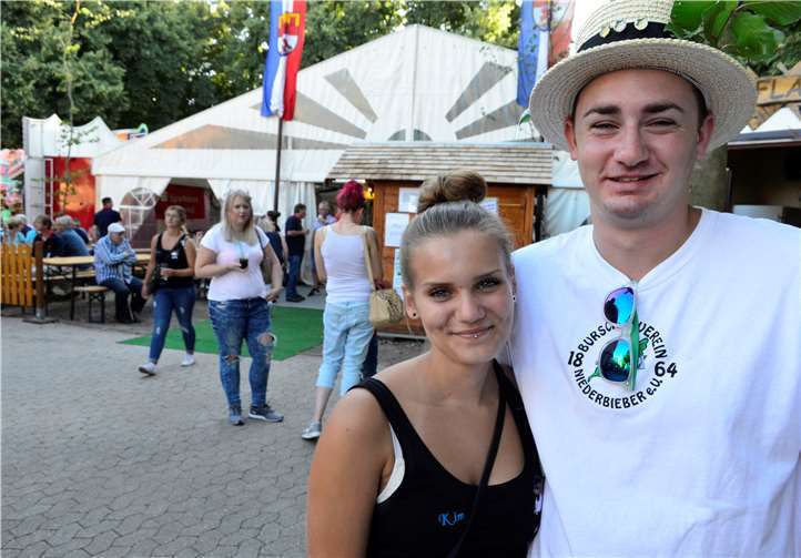 Als Maikönigspaar zählen Kevin Mülhöfer und Kim Günther zu den Repräsentanten der Niederbieberer Kirmes.