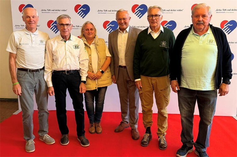 Als Paradebeispiel für engagiertes und erfolgreiches ehrenamtliches Wirken aus dem Landkreis Neuwied konnte Landrat Achim Hallerbach die Delegatin der VOR-TOUR der Hoffnung mit ihrem Ehrenvorsitzenden Jürgen Grünwald begrüßen. 