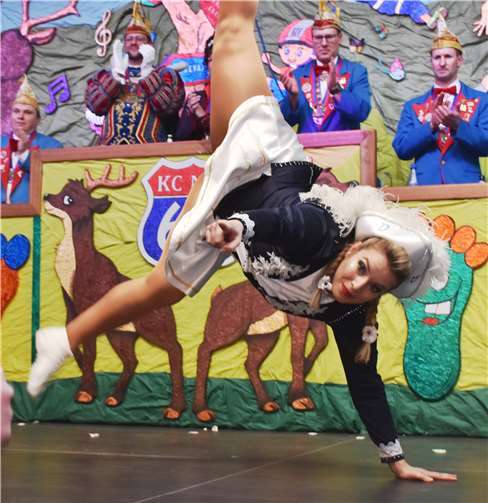 Als Solomariechen begeisterte Denise Humberg zum letzten Mal die Narren im Saal.