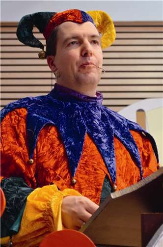 Als Till erzählte Walter-Hans Schäfer, was im vergangenen Jahr so alles passiert ist.