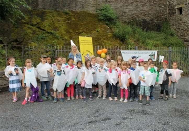 Als Zahngeister ging es in die lustige Geisterführung.Privat