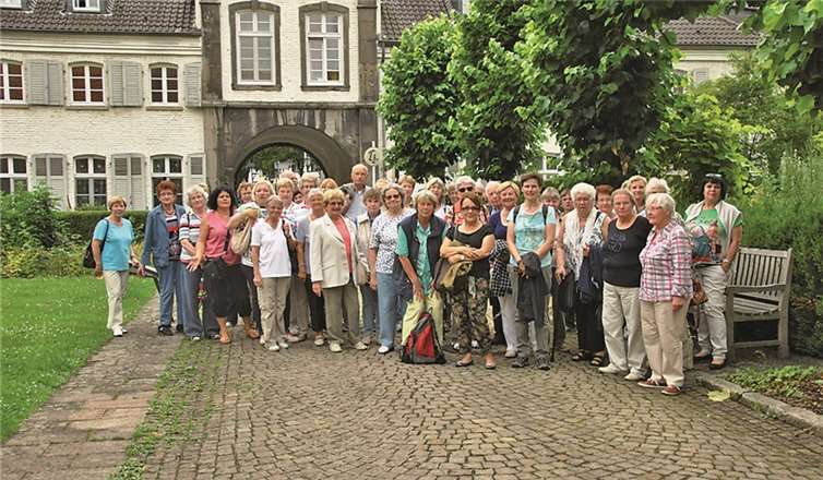 Als absolut sehenswert empfanden die Mitglieder der Frauengemeinschaft St. Marien und St. Willibrord das Kulturdenkmal "Villa Hügel", Stammsitz der Familie Krupp in Essen. privat