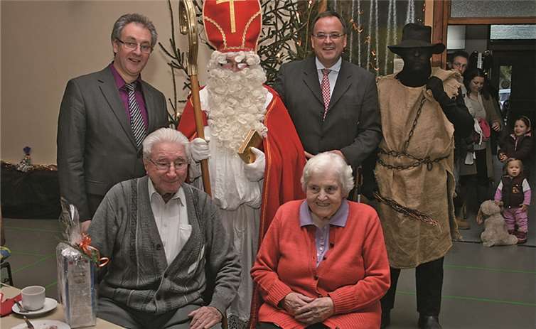 Als älteste Teilnehmer konnten Ortsbürgermeister Hans Dieter Felten, gemeinsam mit dem VG-Bürgermeister Bernd Weidenbach, und dem Nikolaus Wilhelm Gerhartz und Hildegard Koll (beide 89 Jahre alt) ehren.