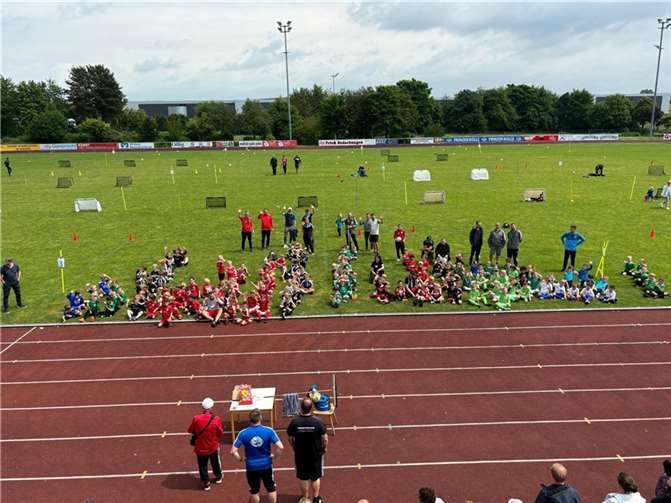 Als die Siegerehrung vorbei war und jeder seine Teilnehmermedallie erhalten hatte, sah man viele fröhliche Gesichter bei Eis und Limonade. Quellen: SV Ruitsch-Kerben