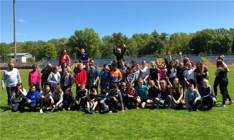 Als eine der Schulen in der Region mit der größten Teilnehmerzahl ging es mit über 60 Schülerinnen und Schülern zum Stadion Oberwerth.Foto: privat
