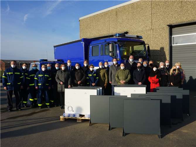 Als eine der ersten Kommunen wurde stellvertretend für die betroffenen Verbandsgemeinden in den Flutgebieten ein erstes Kontingent an die Gemeinde Swisttal übergeben.Foto: THW