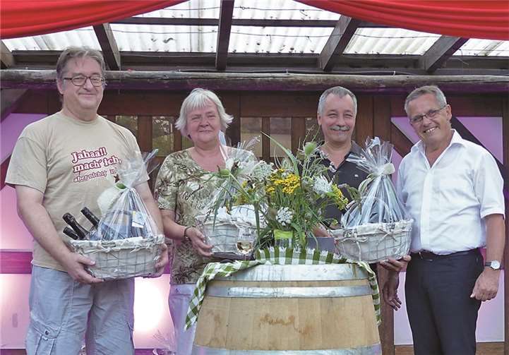 Als erste Amtshandlung dankte Rudolf Mies den früheren Vorstandsmitgliedern Brigitte und Rainer Nietzard sowie Peter Meier. WM