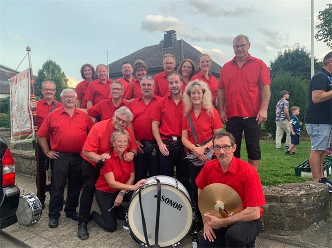 Als traditioneller, ehrenamtlich tätiger Verein sorgen die Dorfmusikanten bei zahlreichen Veranstaltungen im Ort für die passende musikalische Begleitung.  Foto: privat