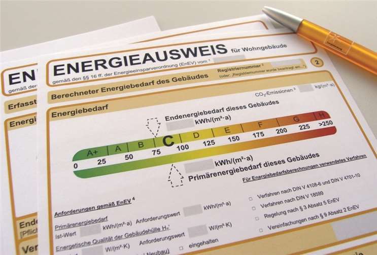 Alte Energieausweise müssen in diesem Jahr erneuert werden.  vzbv